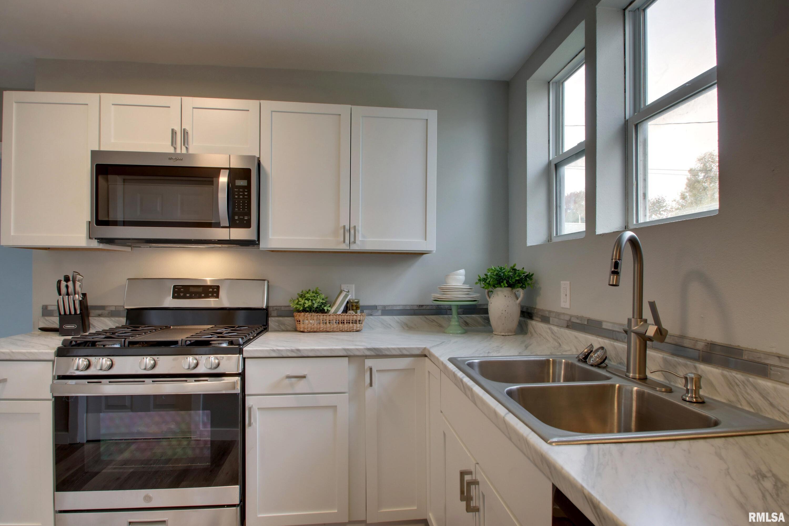 2321 Lind Street Quincy, IL 62301 - Photo 8 of 25