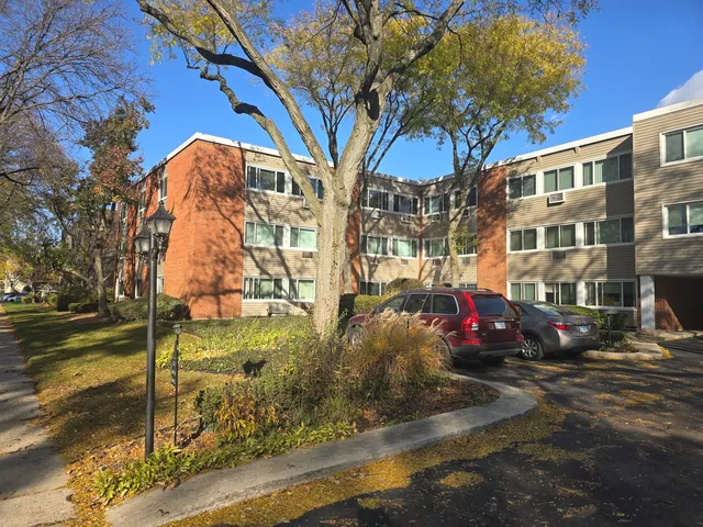 $125,000 | 1139 Leavitt Avenue, Unit 212, Flossmoor, IL 60422