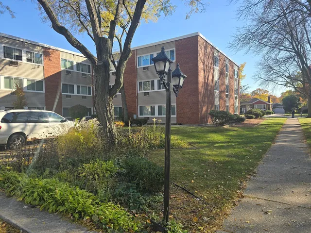 $125,000 | 1139 Leavitt Avenue, Unit 212, Flossmoor, IL 60422