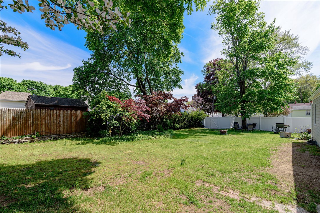 76 Crossland Road West Warwick, RI 02893 - Photo 8 of 29