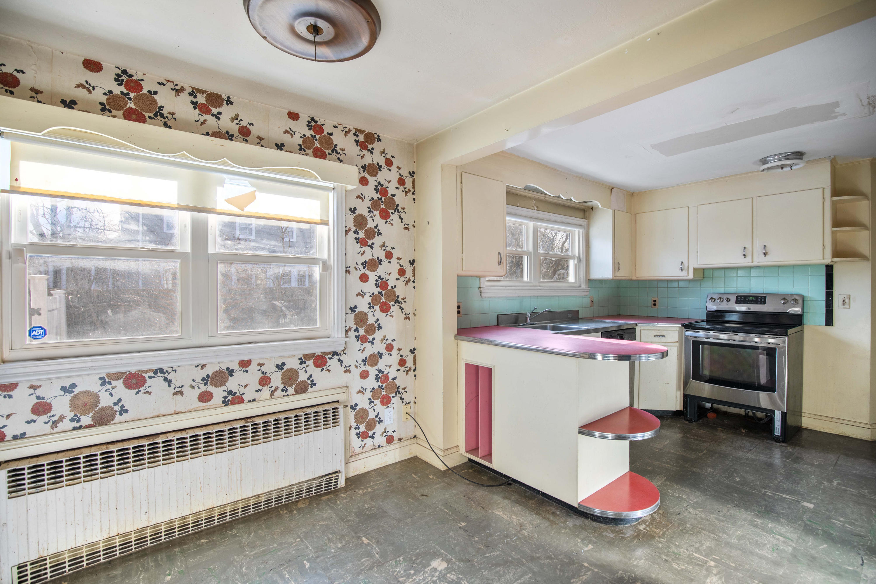 63 Parsons Road Portland, ME 04103 - Photo 2 of 25 63ParsonsRoadPortland_030