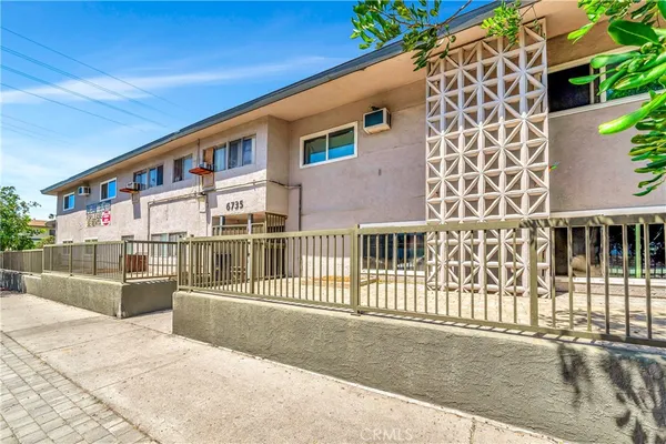 $1,800 | 6735 Elmer Avenue, Unit 9, North Hollywood, CA 91606