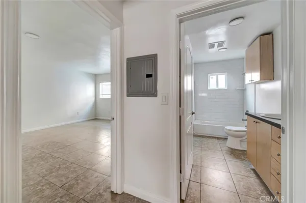 $1,800 | 6735 Elmer Avenue, Unit 9, North Hollywood, CA 91606