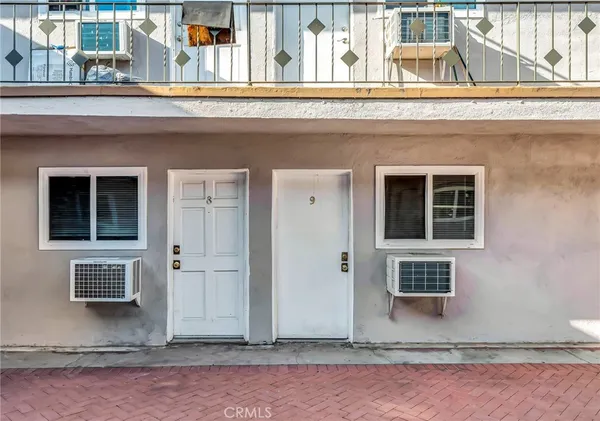 a view of a house with entryway