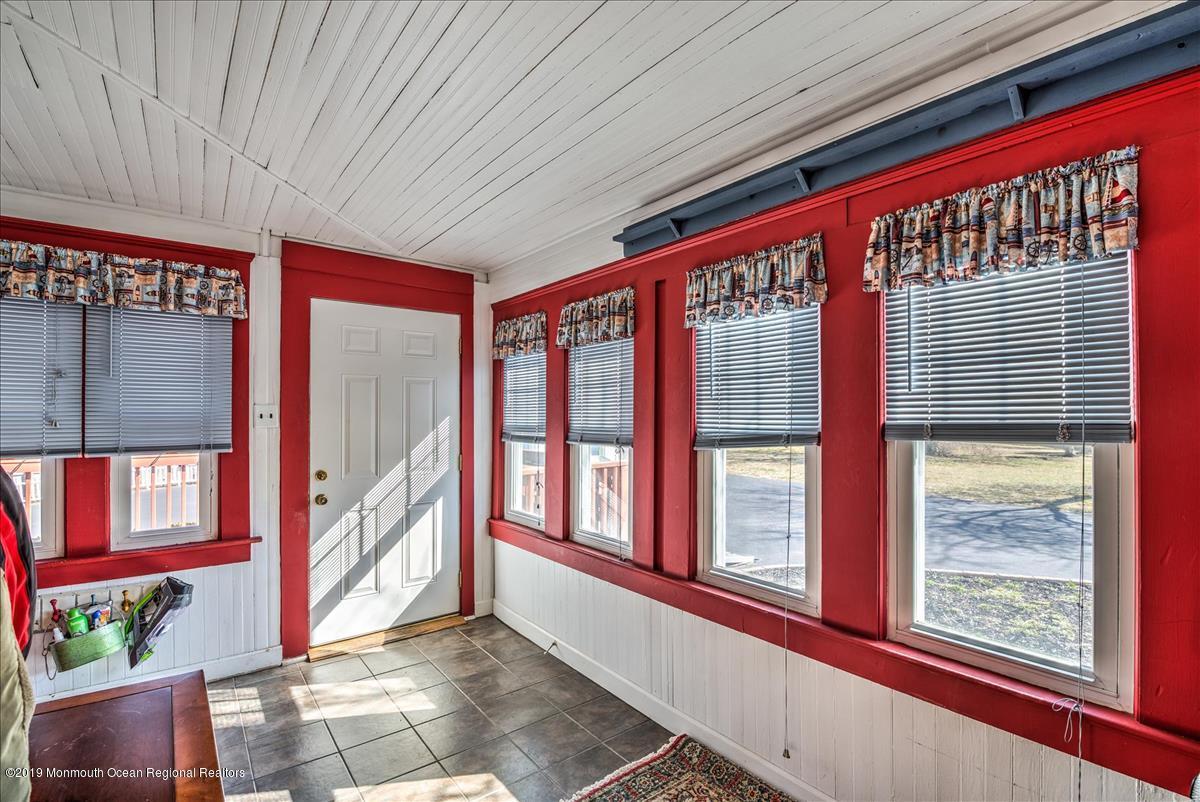 293 Whitesville Road Jackson, NJ 08527 - Photo 16 of 33 17-ENCLOSED_PORCH