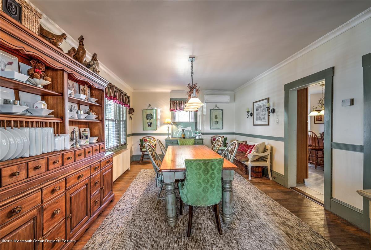 08-DINING_ROOM