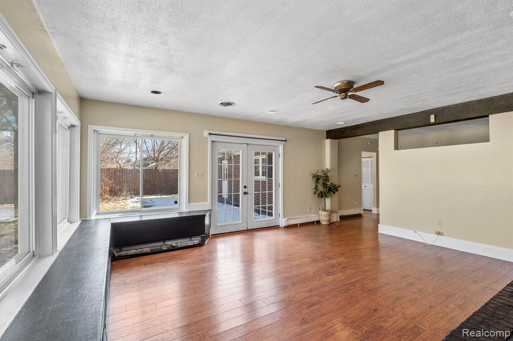19081 Collinson Avenue Eastpointe, MI 48021 - Photo 18 of 31