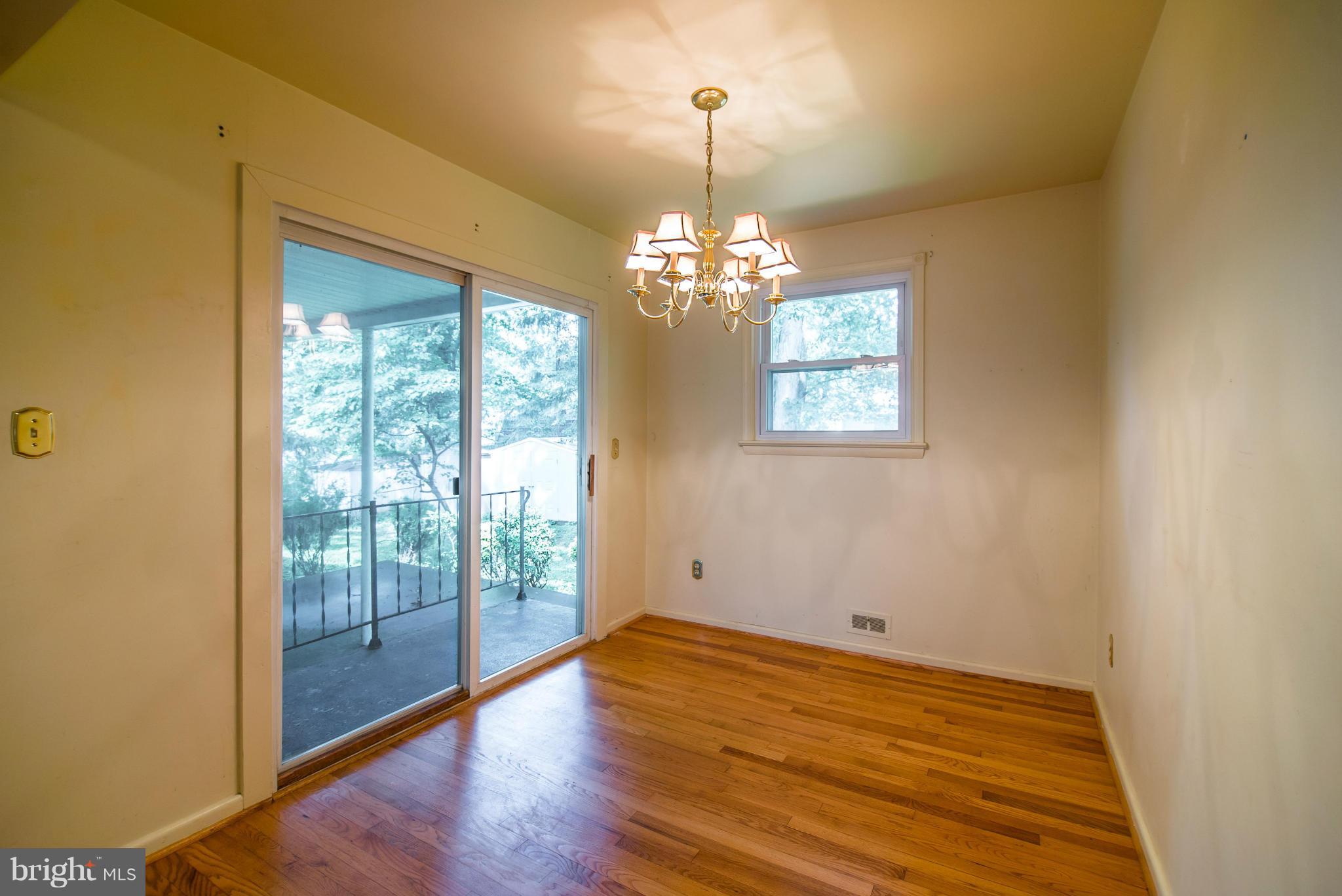 508 Orrin Street Southeast Vienna, VA 22180 - Photo 4 of 30 a view of livingroom with window