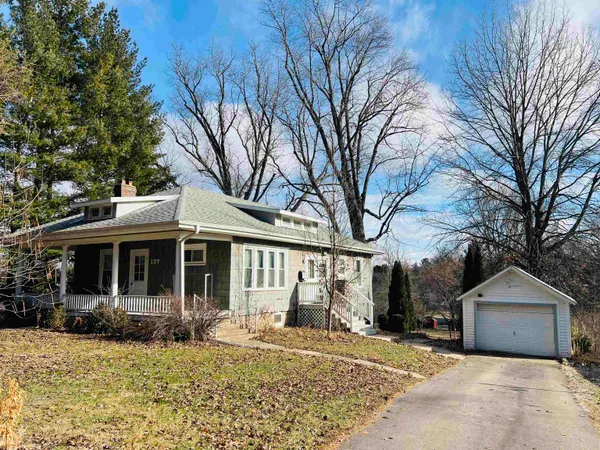 $114,500 | 137 North Stewart Avenue, Freeport, IL 61032
