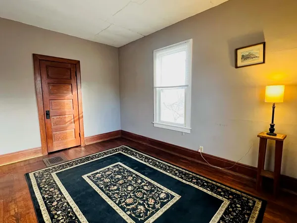 $114,500 | 137 North Stewart Avenue, Freeport, IL 61032