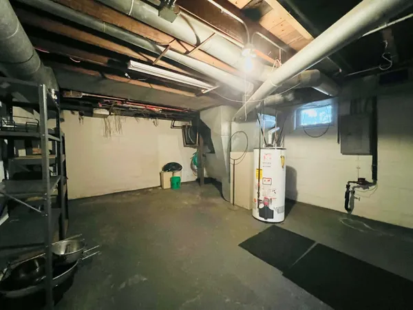 $114,500 | 137 North Stewart Avenue, Freeport, IL 61032