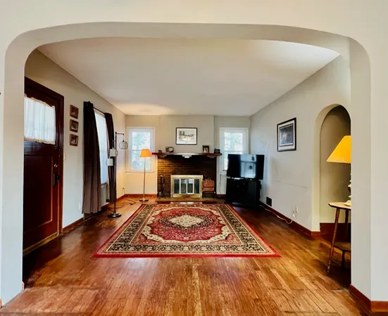 $114,500 | 137 North Stewart Avenue, Freeport, IL 61032