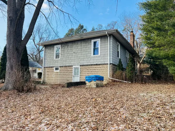 $114,500 | 137 North Stewart Avenue, Freeport, IL 61032