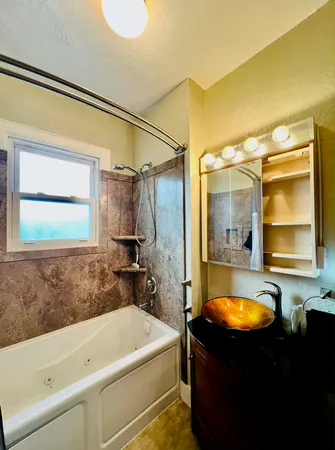 $114,500 | 137 North Stewart Avenue, Freeport, IL 61032