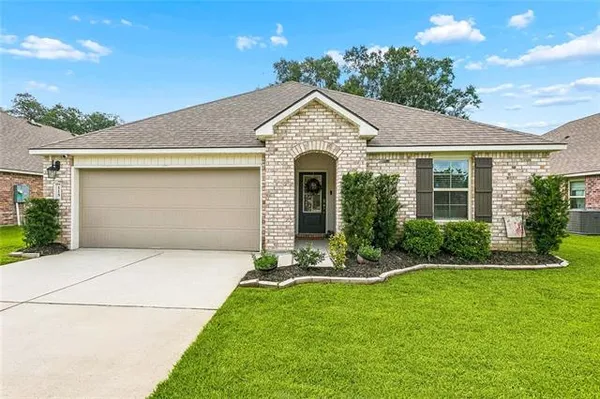 $325,000 | 115 Pretty Acrs Avenue, Hahnville, LA 70057