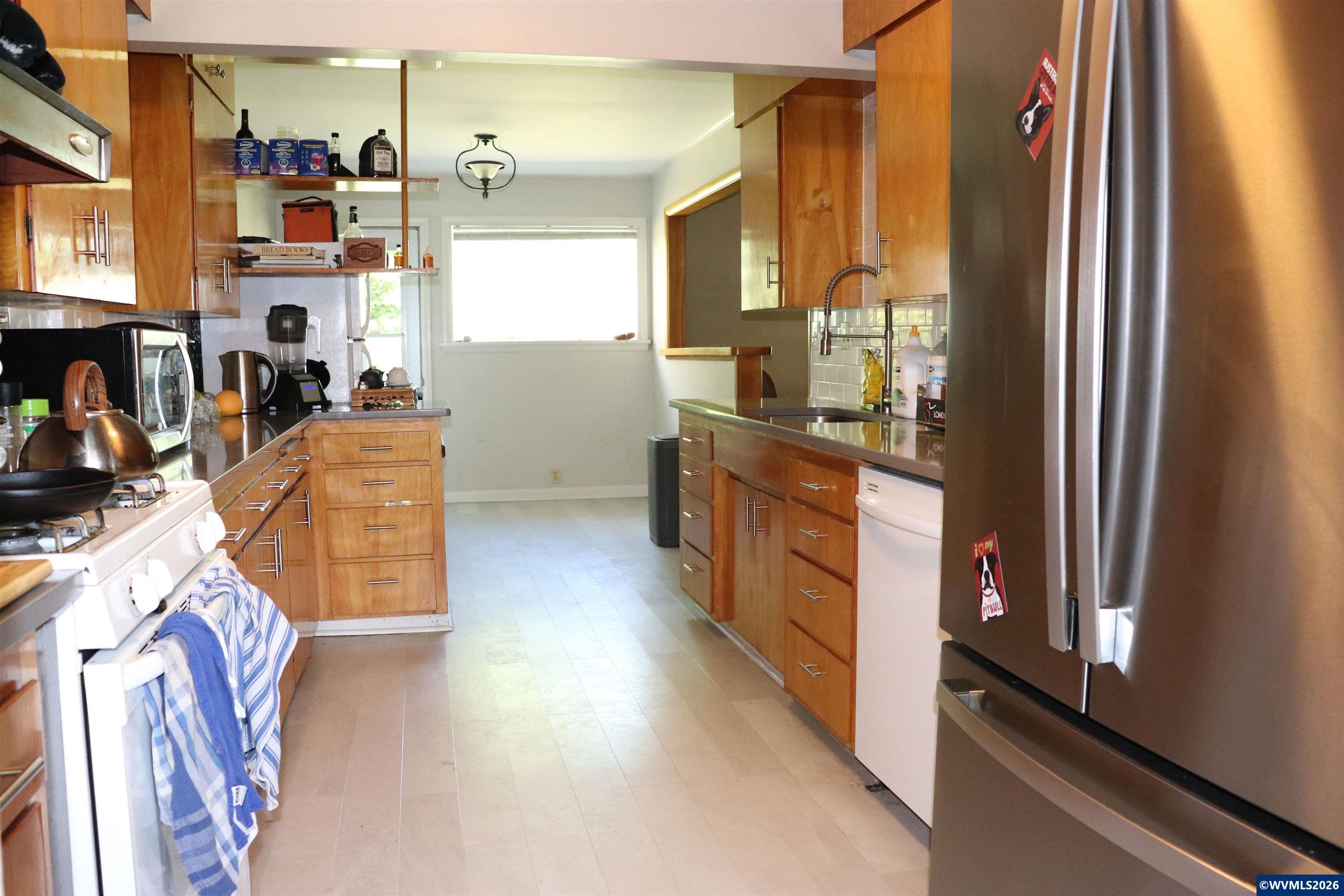 1045 Southwest Grove Street Corvallis, OR 97333 - Photo 15 of 33