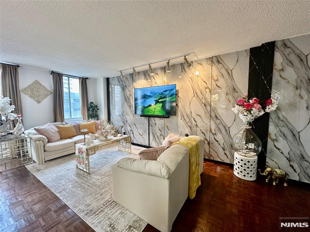 160 Overlook Avenue, Unit 2D Hackensack, NJ 07601 - Photo 10 of 28