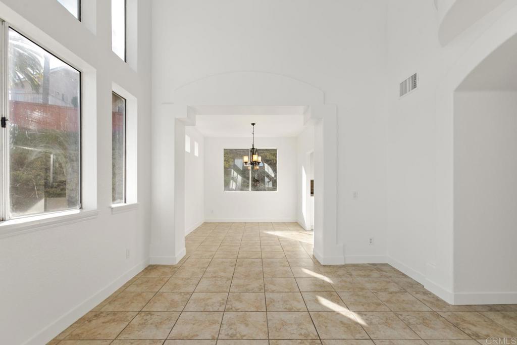 2401 North Summit Circle Glen Escondido, CA 92026 - Photo 4 of 50