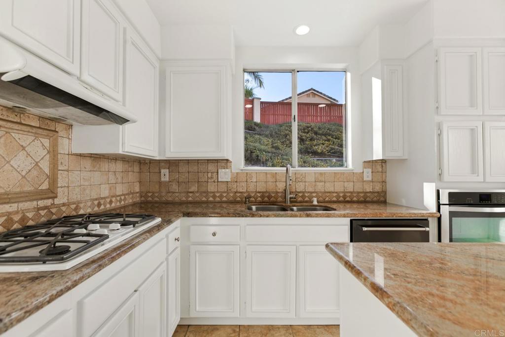 2401 North Summit Circle Glen Escondido, CA 92026 - Photo 10 of 50