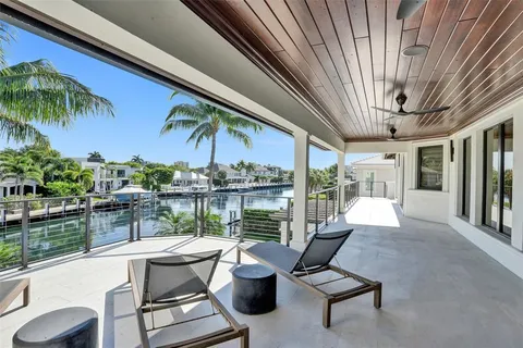 a view of an outdoor space