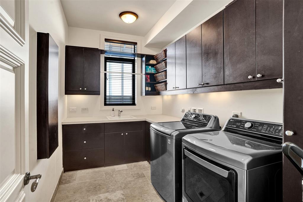 35 Compass Isle Fort Lauderdale, FL 33308 - Photo 69 of 90 a kitchen with a sink and cabinets