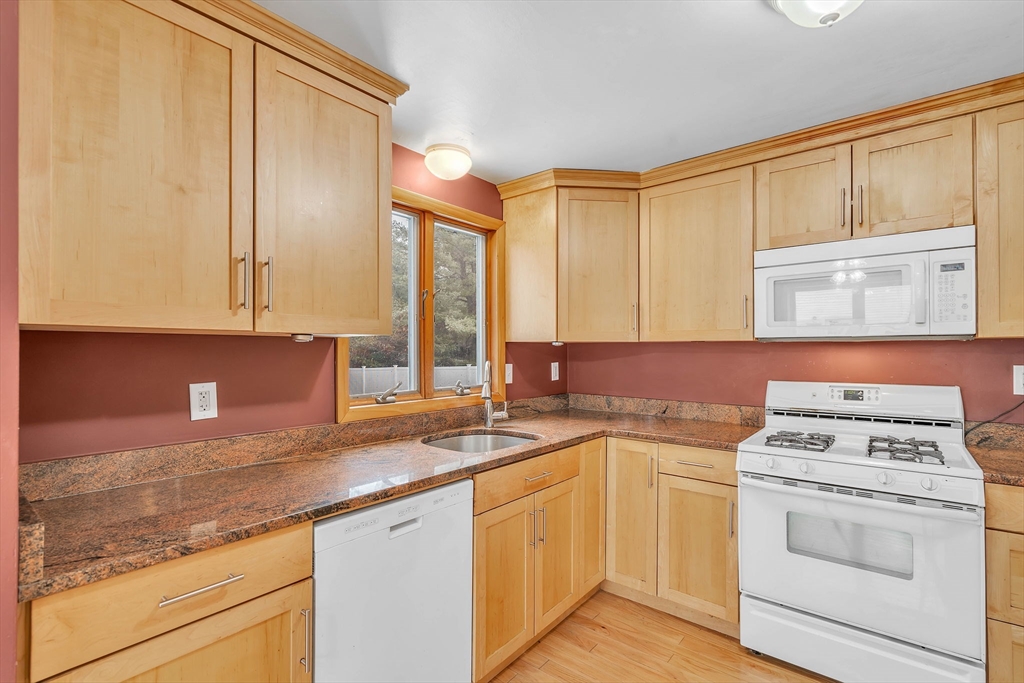 46 Forest Street Franklin, MA 02038 - Photo 17 of 35