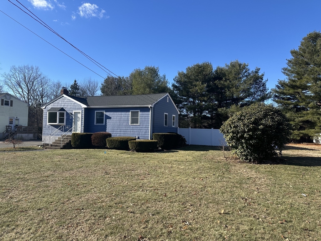 46 Forest Street Franklin, MA 02038 - Photo 4 of 35