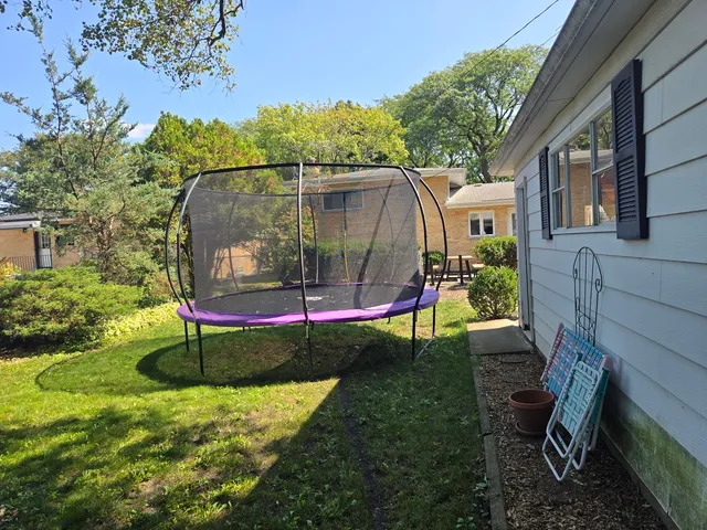 $2,780 | 714 North Eastwood Avenue, Mount Prospect, IL 60056