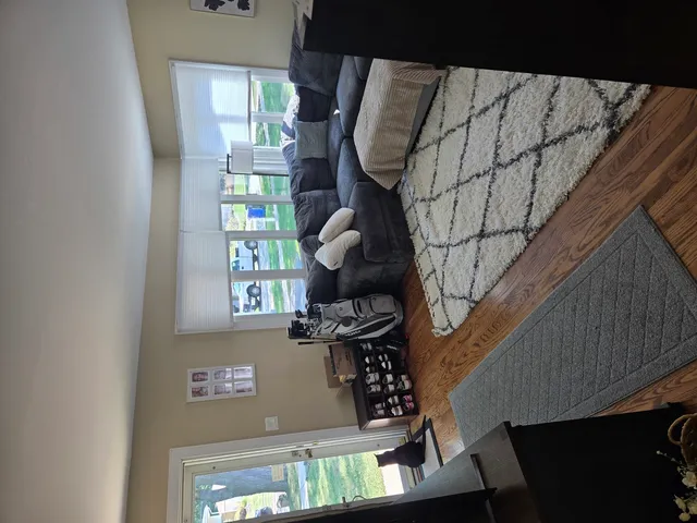 $2,780 | 714 North Eastwood Avenue, Mount Prospect, IL 60056