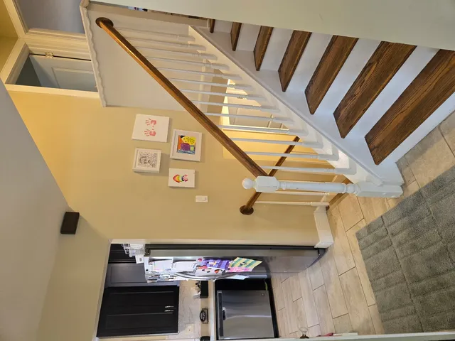 $2,780 | 714 North Eastwood Avenue, Mount Prospect, IL 60056