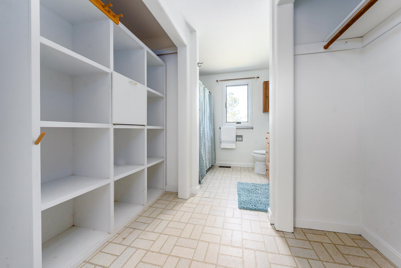 52 Captain Linnell Road Orleans, MA 02653 - Photo 22 of 41 a view of a hallway with closet and a bathroom