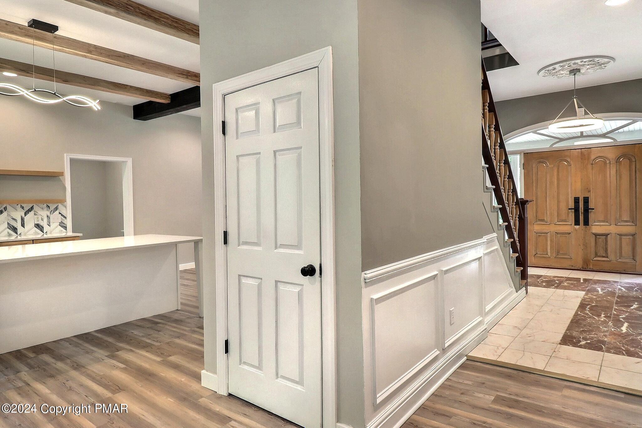 333 Merwinsburg Road Effort, PA 18330 - Photo 20 of 55 Kitchen & Foyer