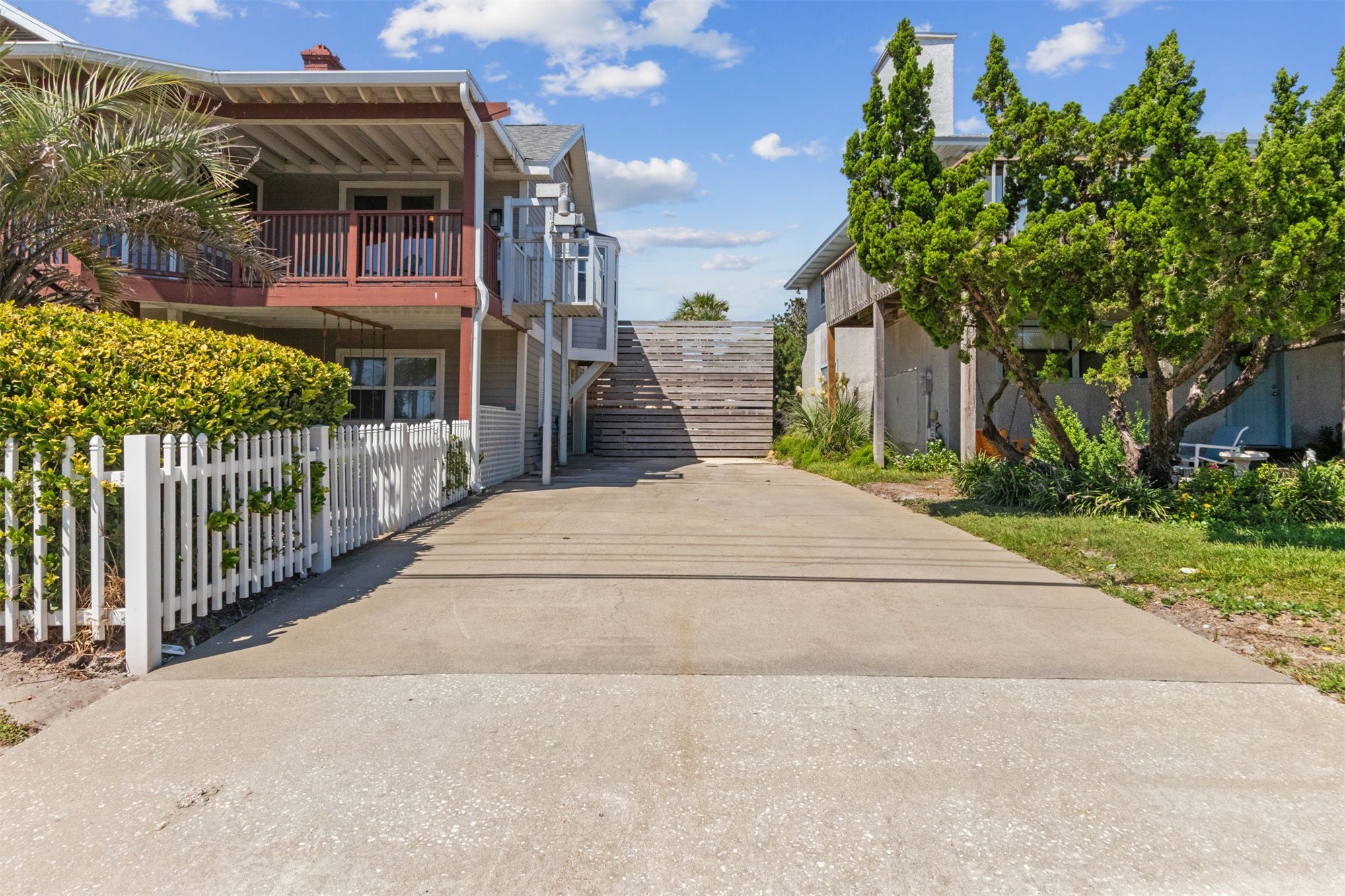 669 South Fletcher Avenue Fernandina Beach, FL 32034 - Photo 4 of 58