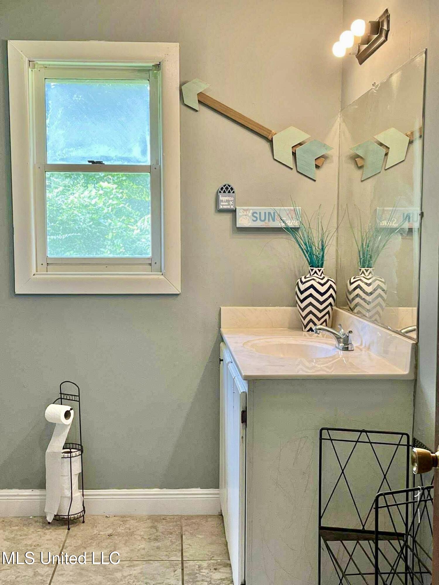 13214 Highway 11 Enterprise, MS 39330 - Photo 7 of 13 IMG_8162