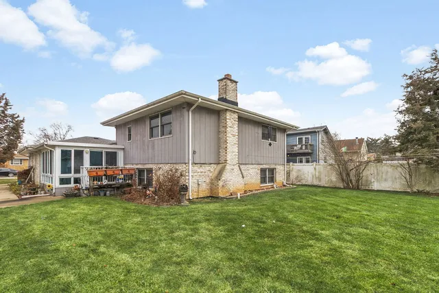 $424,900 | 207 Hill Street, Willow Springs, IL 60480