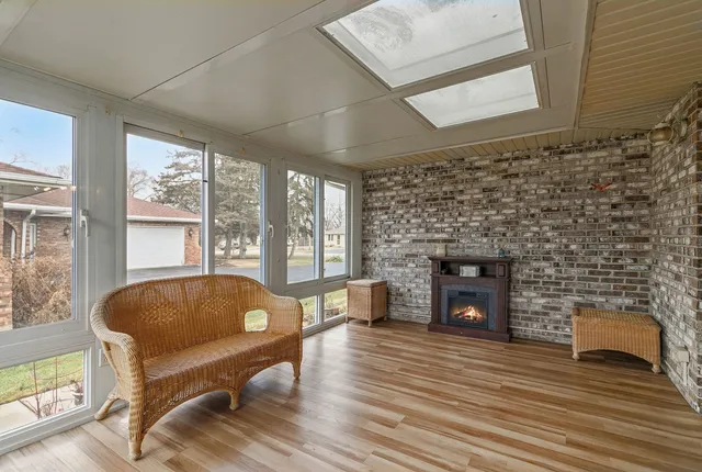 $424,900 | 207 Hill Street, Willow Springs, IL 60480