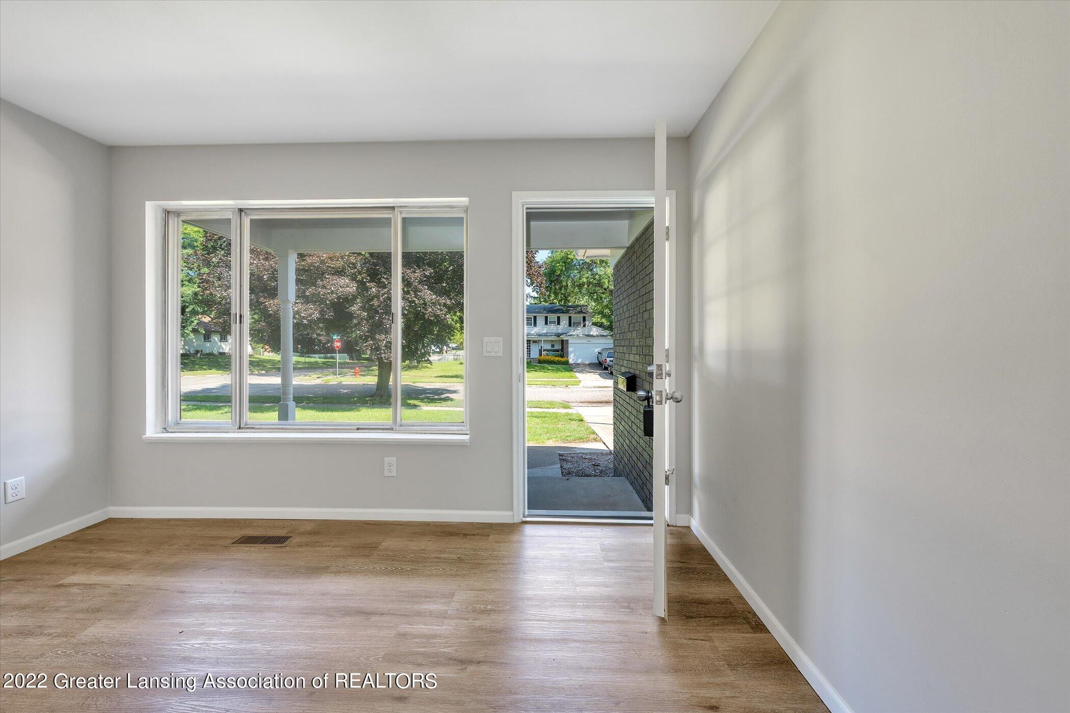 3025 Colchester Road Lansing, MI 48906 - Photo 6 of 35 06-3025-Colchester-Rd-WindowStill-Real-E