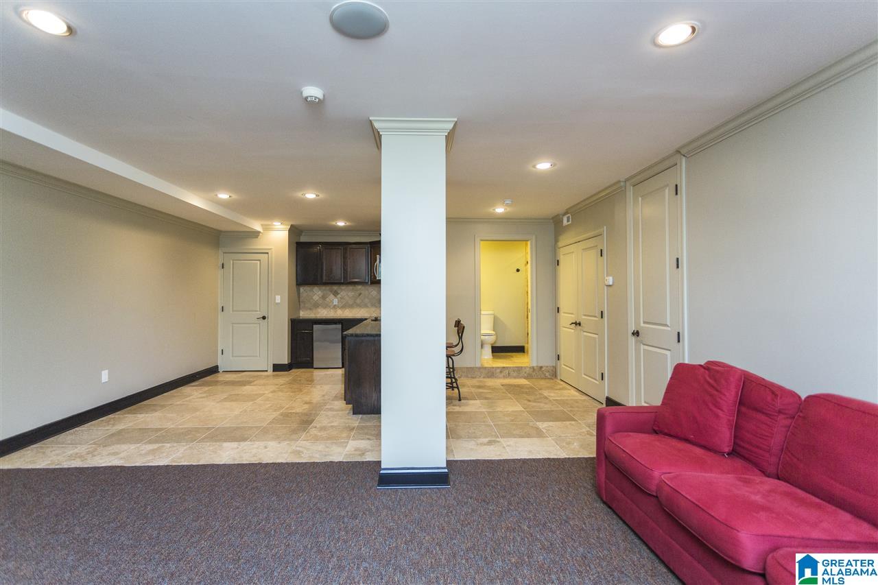 2050 Lancaster Road Birmingham, AL 35209 - Photo 6 of 44