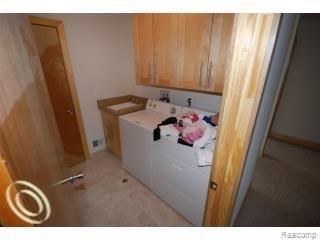 2392 Cambridge Road Berkley, MI 48072 - Photo 2 of 11 2nd fl laundry.jpg
