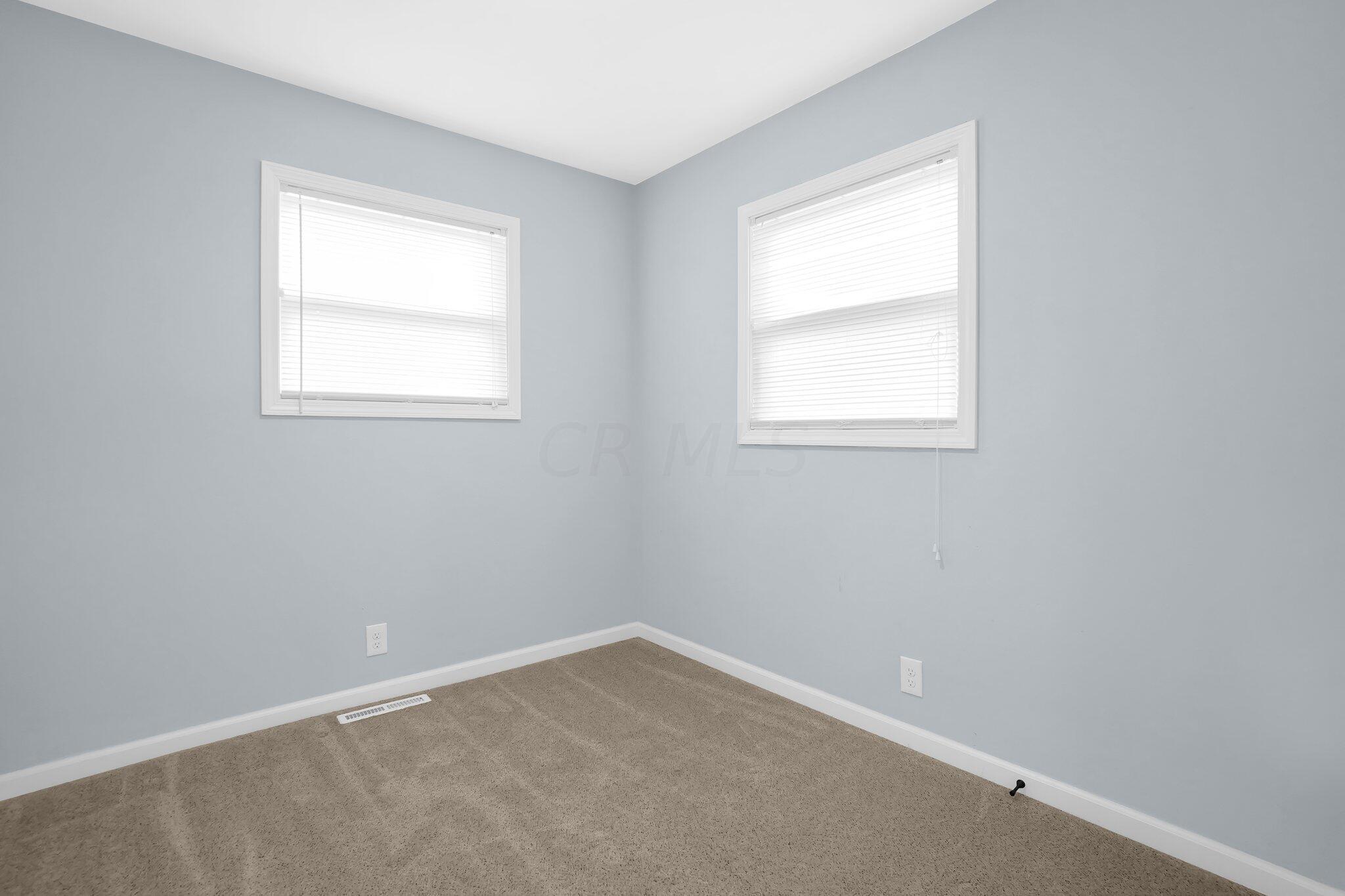 2363 East Howard Road Columbus, OH 43207 - Photo 10 of 24 12-web-or-mls-2363-e-howard-rd