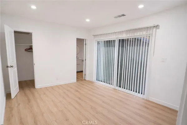 a view of a livingroom with an entryway