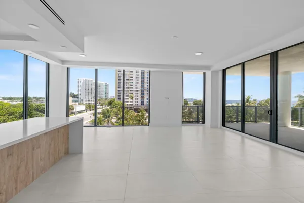$19,000 | 305 Briny Avenue, Unit 406, Pompano Beach, FL 33062