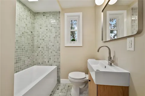 a view of a livingroom with furniture