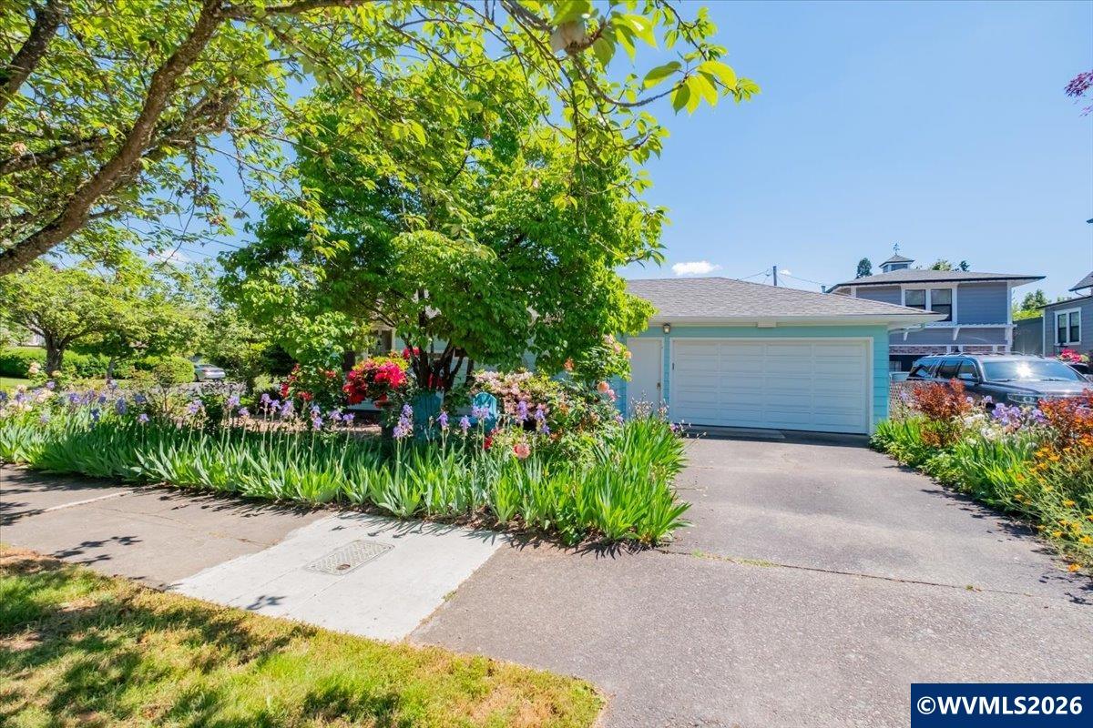 714 Southwest Ferry Street Albany, OR 97321 - Photo 4 of 35 Gallery Image 4
