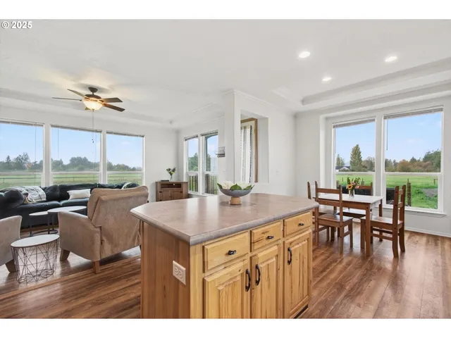 $470,000 | 29 East Little Island Road, Cathlamet, WA 98612