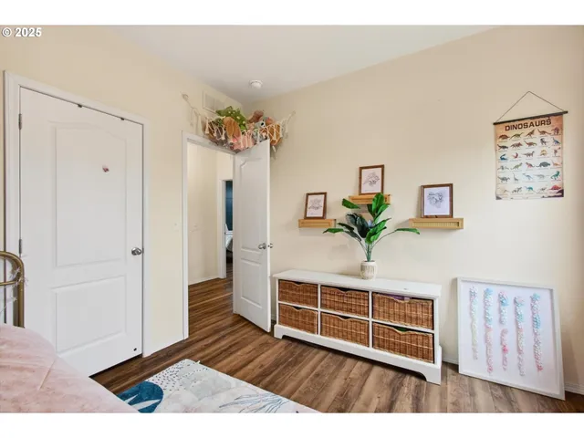 $470,000 | 29 East Little Island Road, Cathlamet, WA 98612