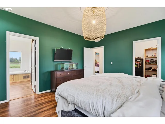 $470,000 | 29 East Little Island Road, Cathlamet, WA 98612