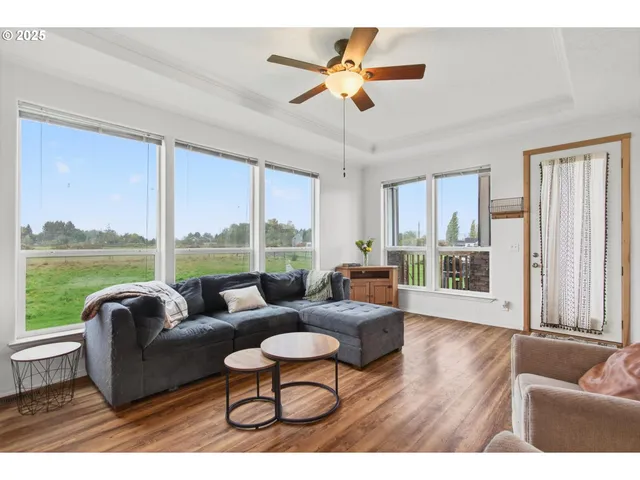 $470,000 | 29 East Little Island Road, Cathlamet, WA 98612