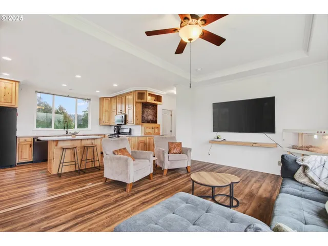 $470,000 | 29 East Little Island Road, Cathlamet, WA 98612