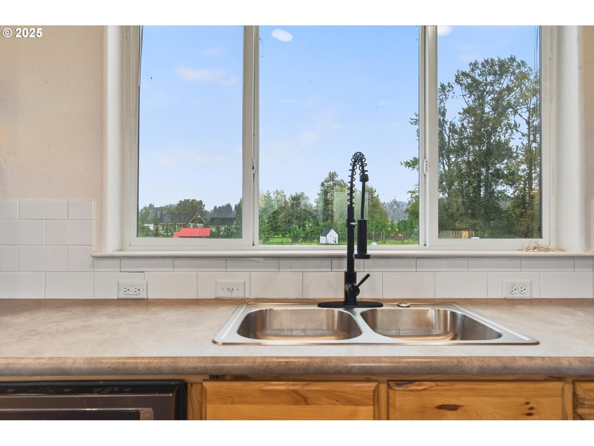 29 East Little Island Road Cathlamet, WA 98612 - Photo 10 of 47